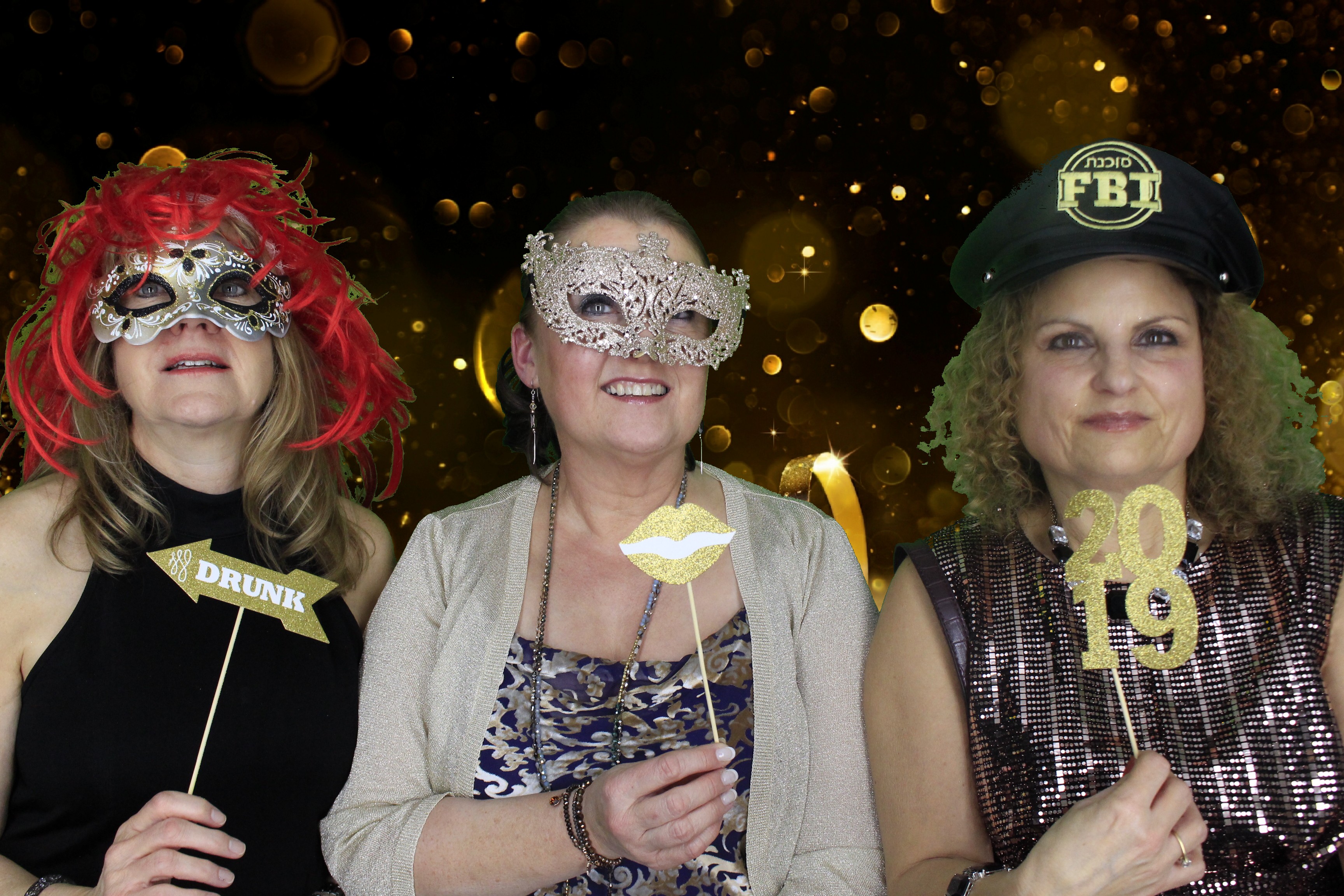 New Years Eve Party Silvermere | View more photos from the event at gallery.myphotoboothexperience.co.uk/u/MyPhotoBoothExperienceLtd/New-Years-Eve-Party-Silvermere